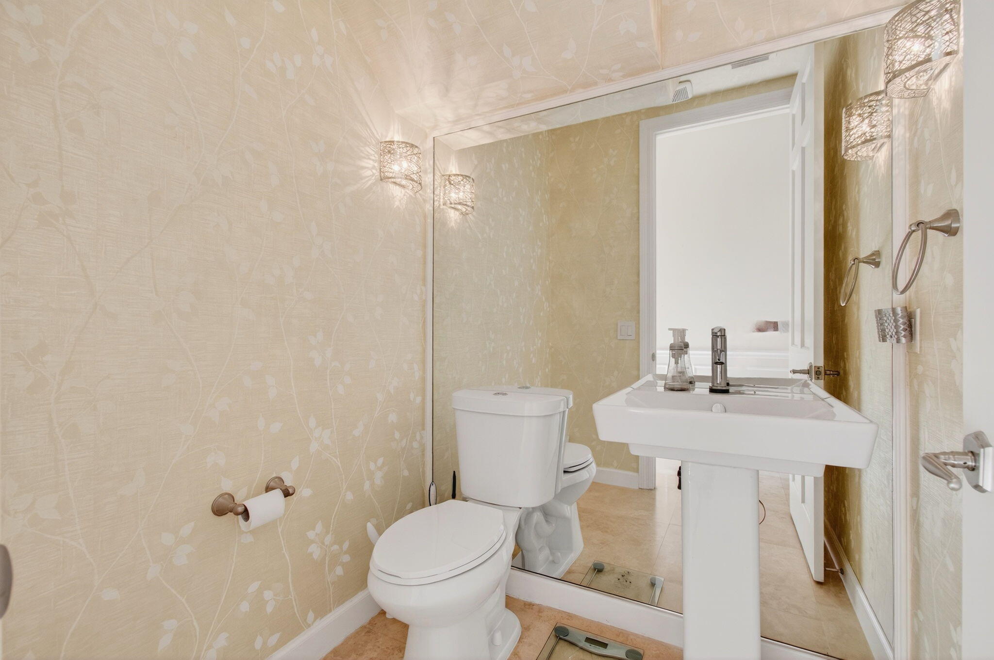 6167 Northwest 23rd Way Boca Raton, FL 33496 - Photo 10 of 65 18-web-or-mls-DSC_1283