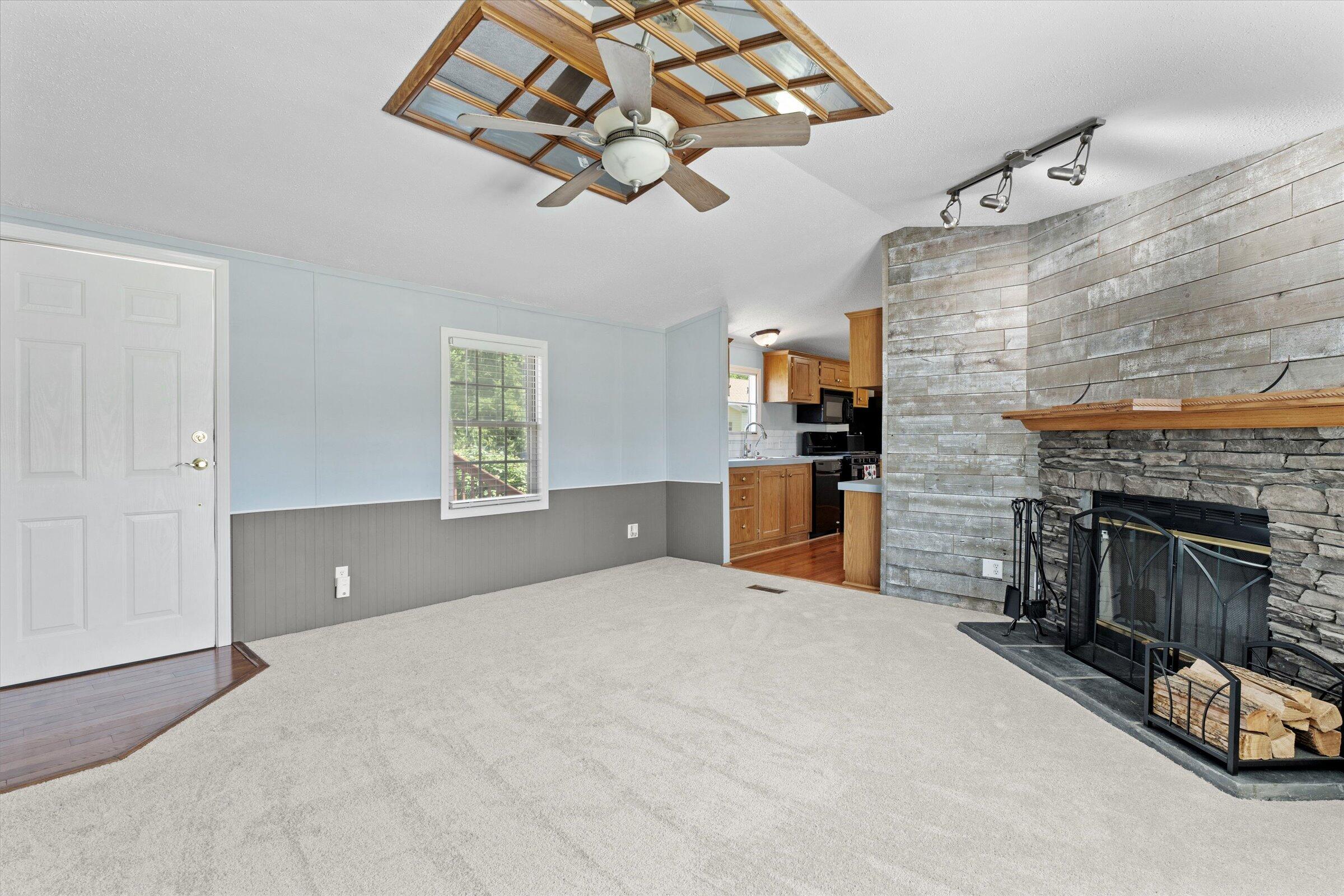 69205 Garver Road, Unit 75 Edwardsburg, MI 49112 - Photo 3 of 32 11-DSC03380
