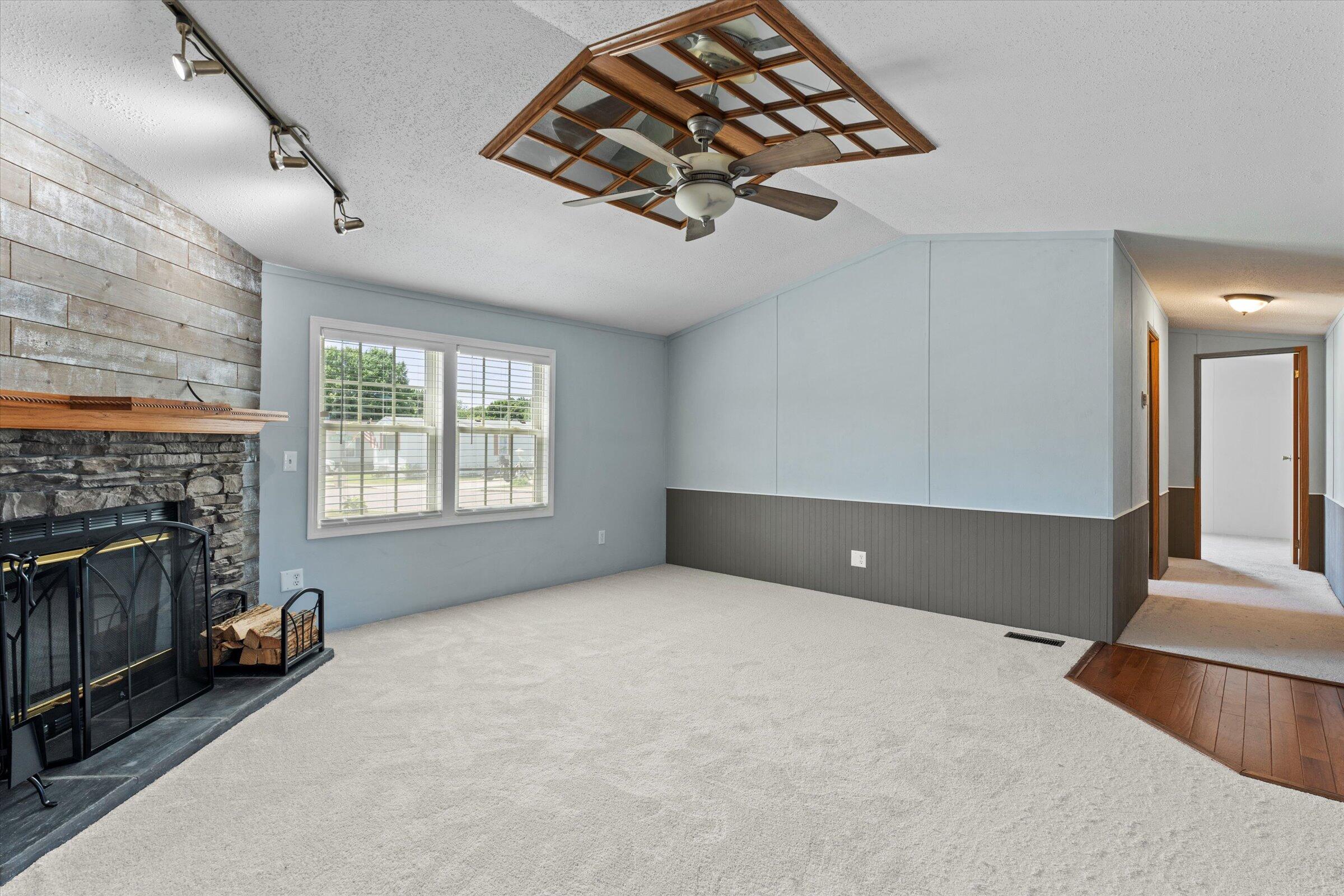 69205 Garver Road, Unit 75 Edwardsburg, MI 49112 - Photo 4 of 32 10-DSC03370 - Copy