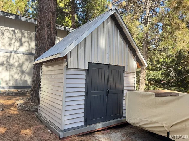 $465,000 | 31120 Mountain Oak Drive, Running Springs, CA 92382