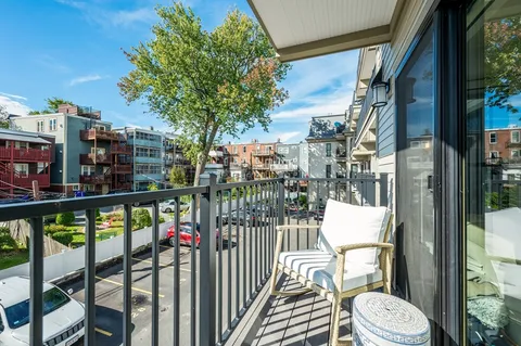 $999,000 | 765 East 3rd Street, Unit 201, Boston, MA 02127