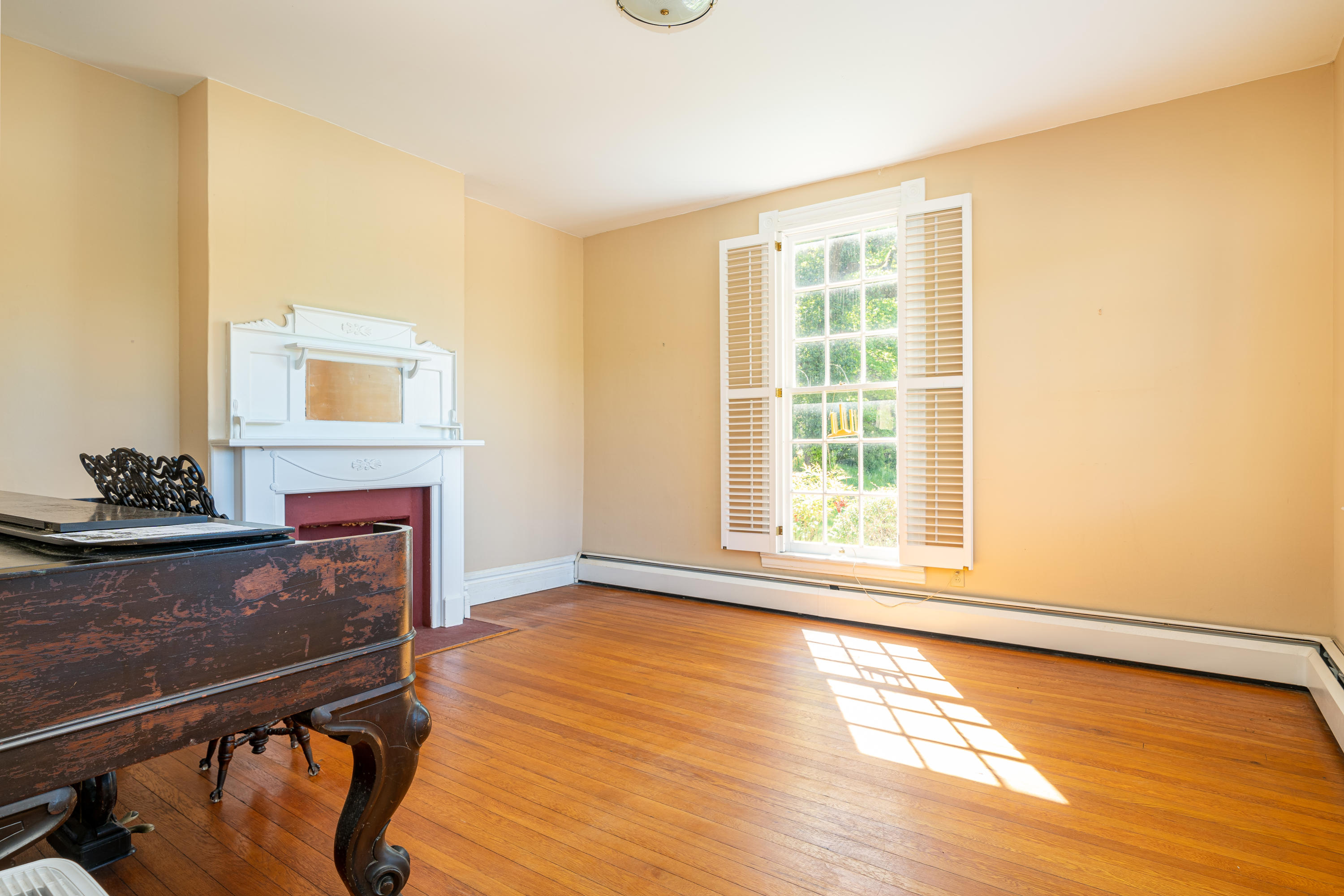 14928 Botetourt Road Eagle Rock, VA 24085 - Photo 17 of 19 Living Room