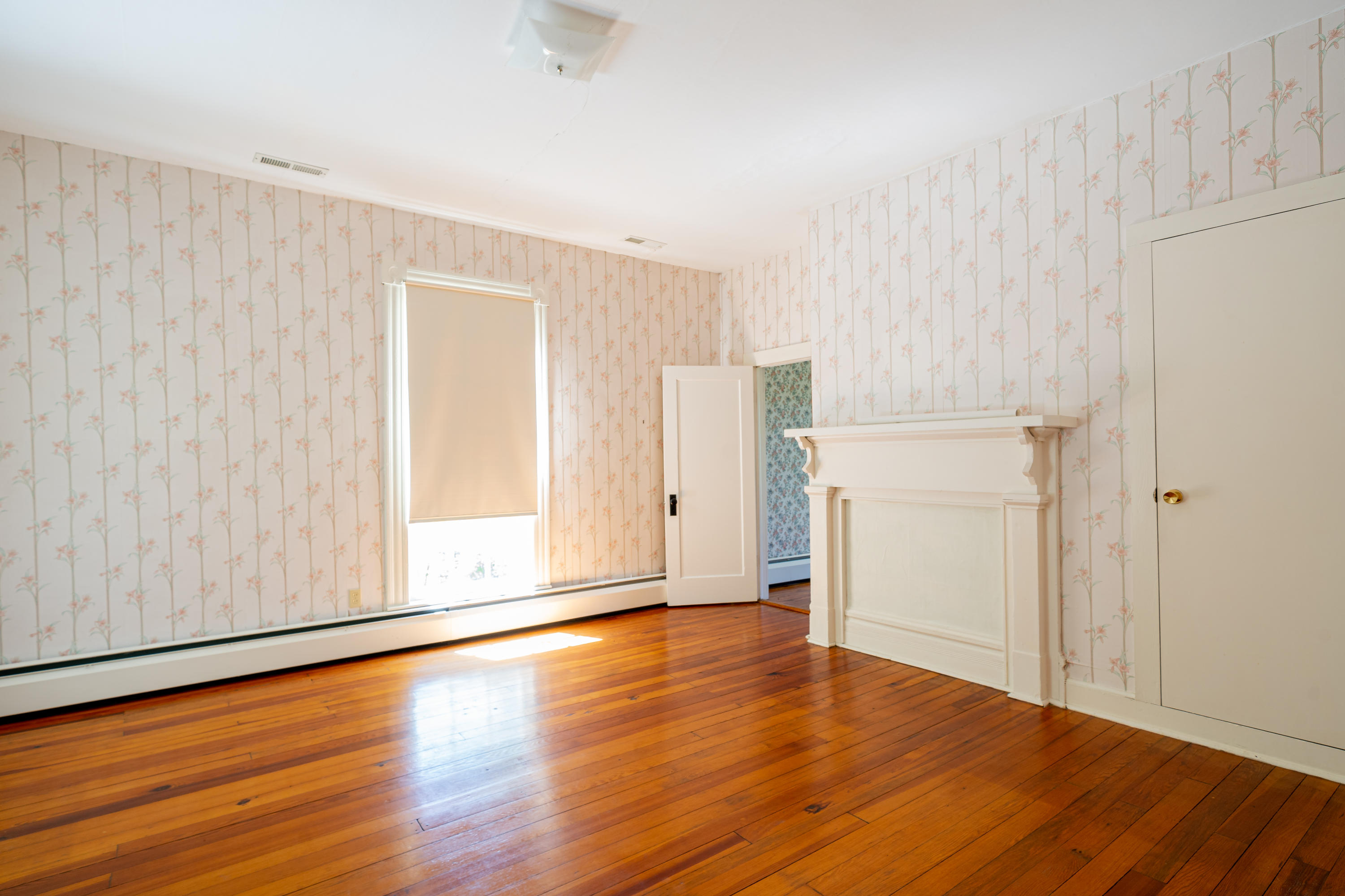 14928 Botetourt Road Eagle Rock, VA 24085 - Photo 7 of 19 Large Rooms