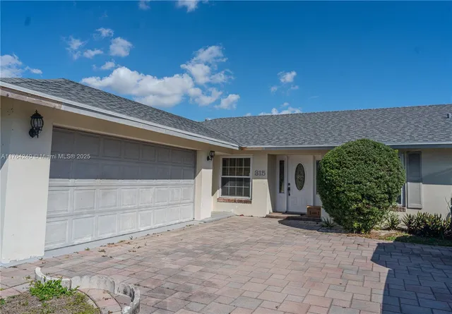 $600,000 | 315 Southwest 12th Avenue, Boynton Beach, FL 33435