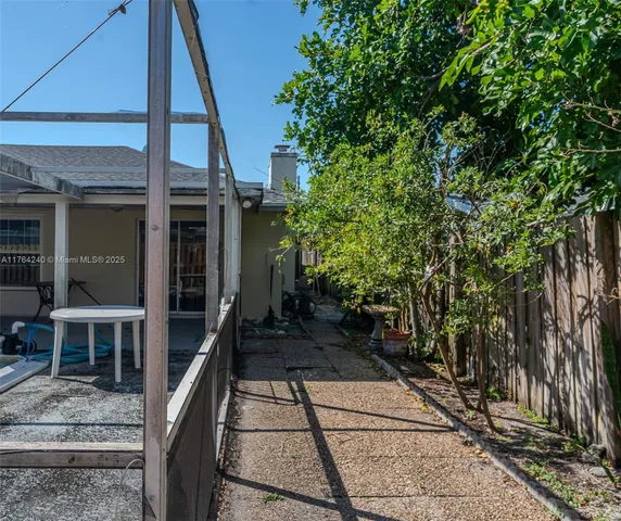 $600,000 | 315 Southwest 12th Avenue, Boynton Beach, FL 33435