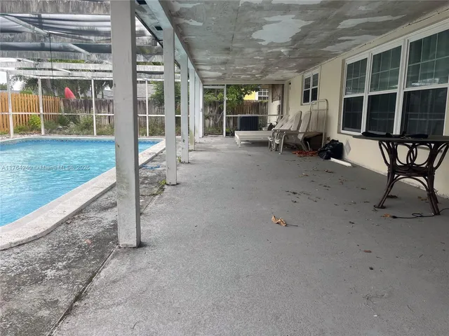 $600,000 | 315 Southwest 12th Avenue, Boynton Beach, FL 33435