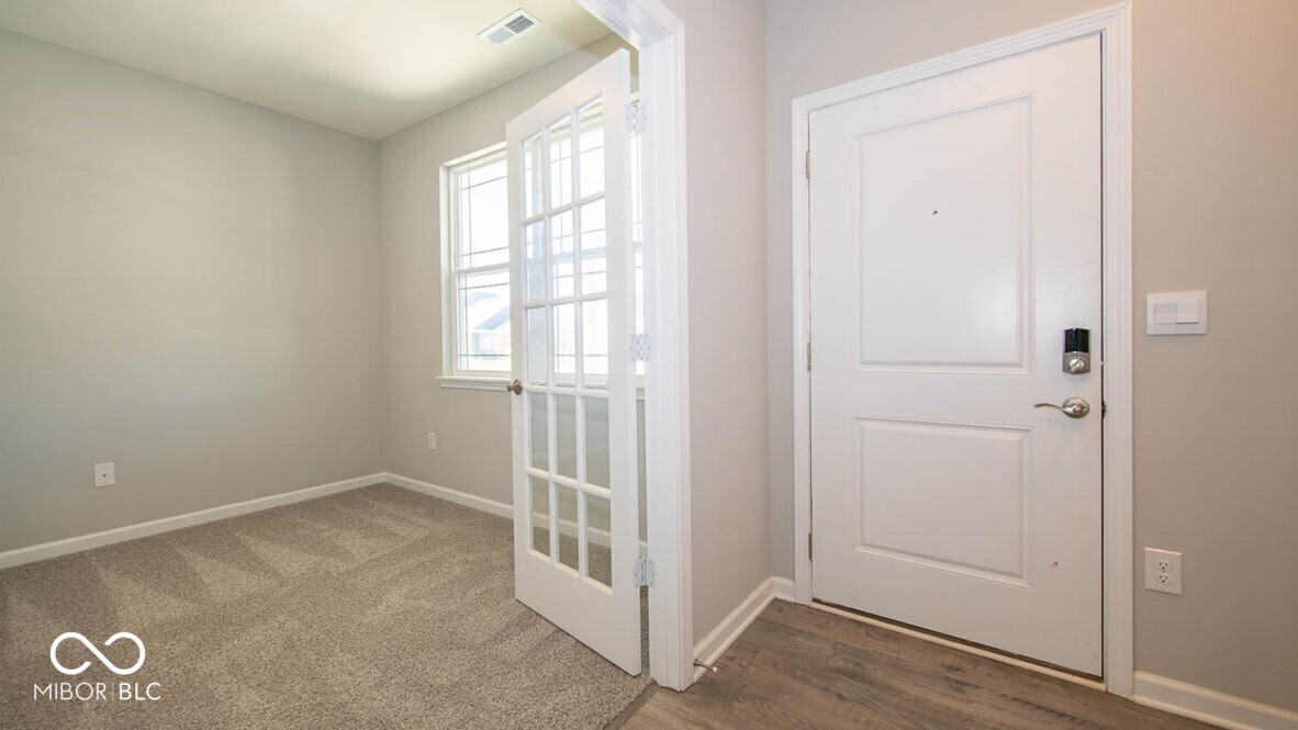 207 Springfield Crossing Greenfield, IN 46140 - Photo 2 of 26