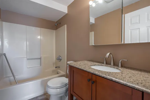 $370,000 | 15 Aspen Lane, Merrimack, NH 03054