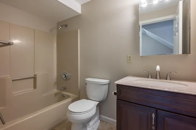 $370,000 | 15 Aspen Lane, Merrimack, NH 03054