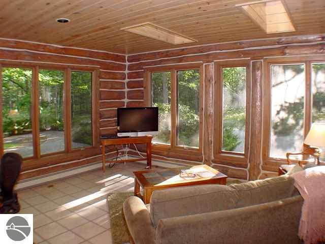 5582 River Road Manistee, MI 49660 - Photo 8 of 15 1717024-7.JPG
