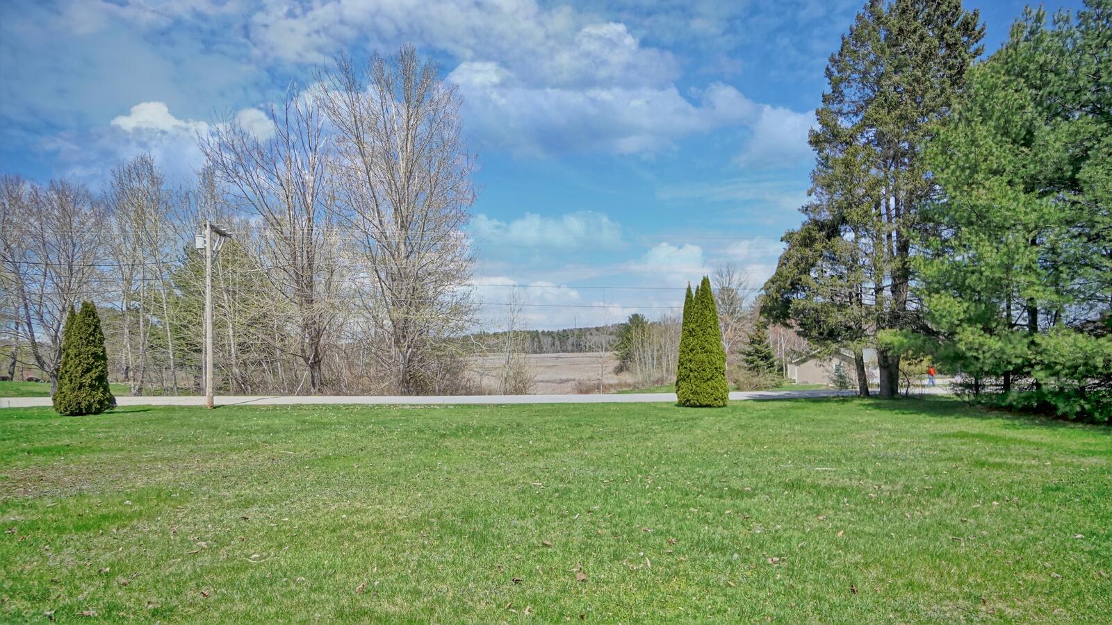 24 Milliken Road Scarborough, ME 04074 - Photo 7 of 38 Scenic Front Yard