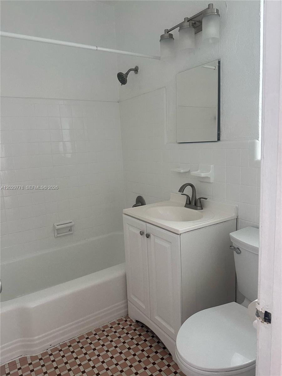 1557 South Le Jeune Road, Unit 3 Miami, FL 33134 - Photo 3 of 16