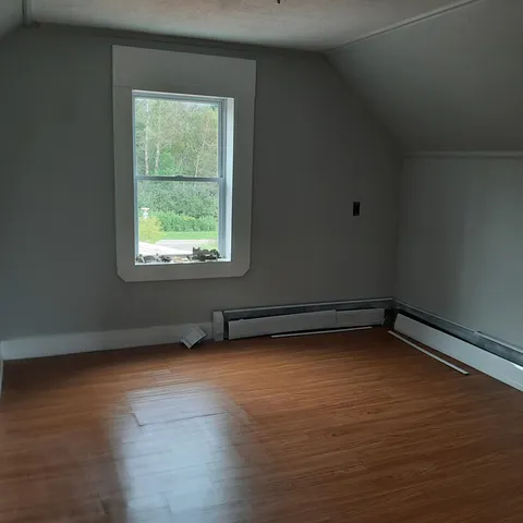 $1,500 | 890 Washington Street, Unit 4, Stewartstown, NH 03597