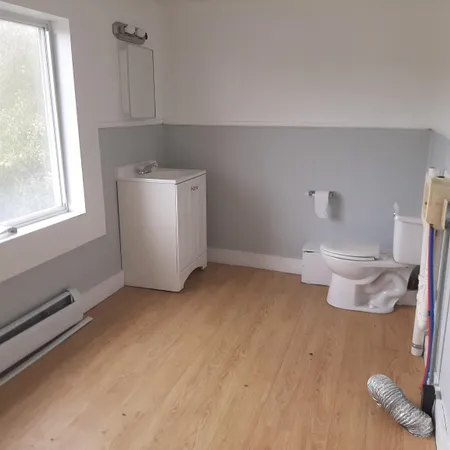 $1,500 | 890 Washington Street, Unit 4, Stewartstown, NH 03597