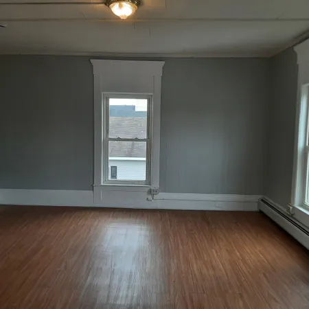 $1,500 | 890 Washington Street, Unit 4, Stewartstown, NH 03597