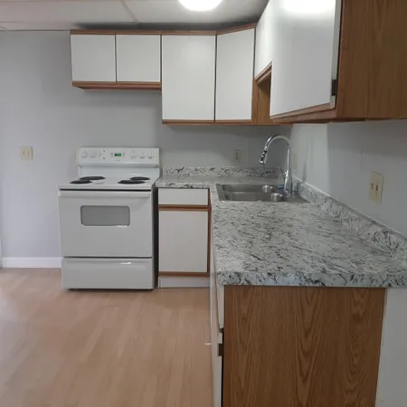 $1,500 | 890 Washington Street, Unit 4, Stewartstown, NH 03597