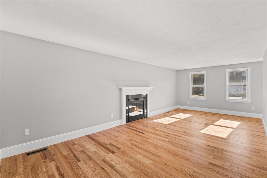 310 Charge Pond Road Wareham, MA 02571 - Photo 9 of 38