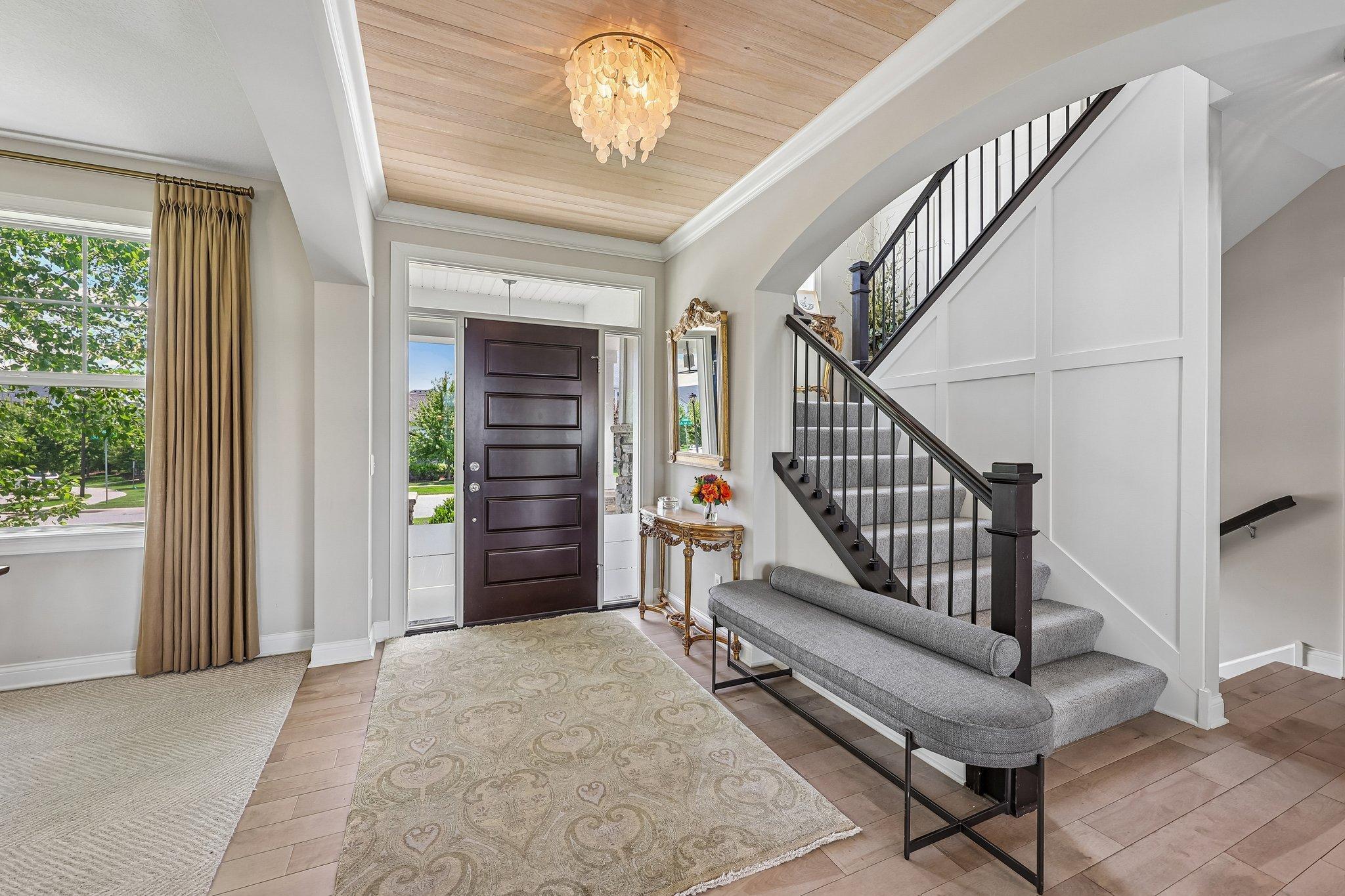 9058 Bur Oak Road Woodbury, MN 55129 - Photo 3 of 66 Gallery Image 3