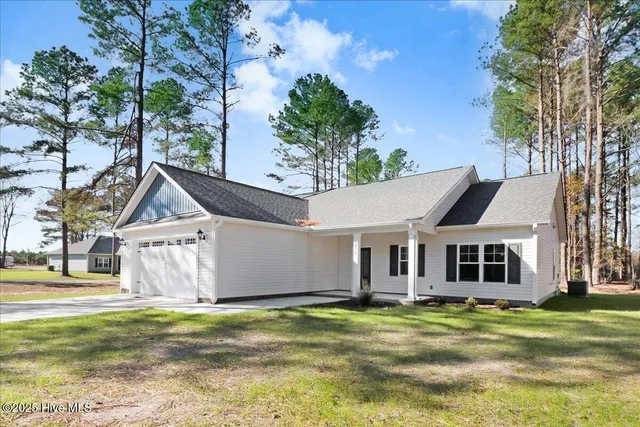 $259,900 | 1774 Walnut Run Drive, Deep Run, NC 28525