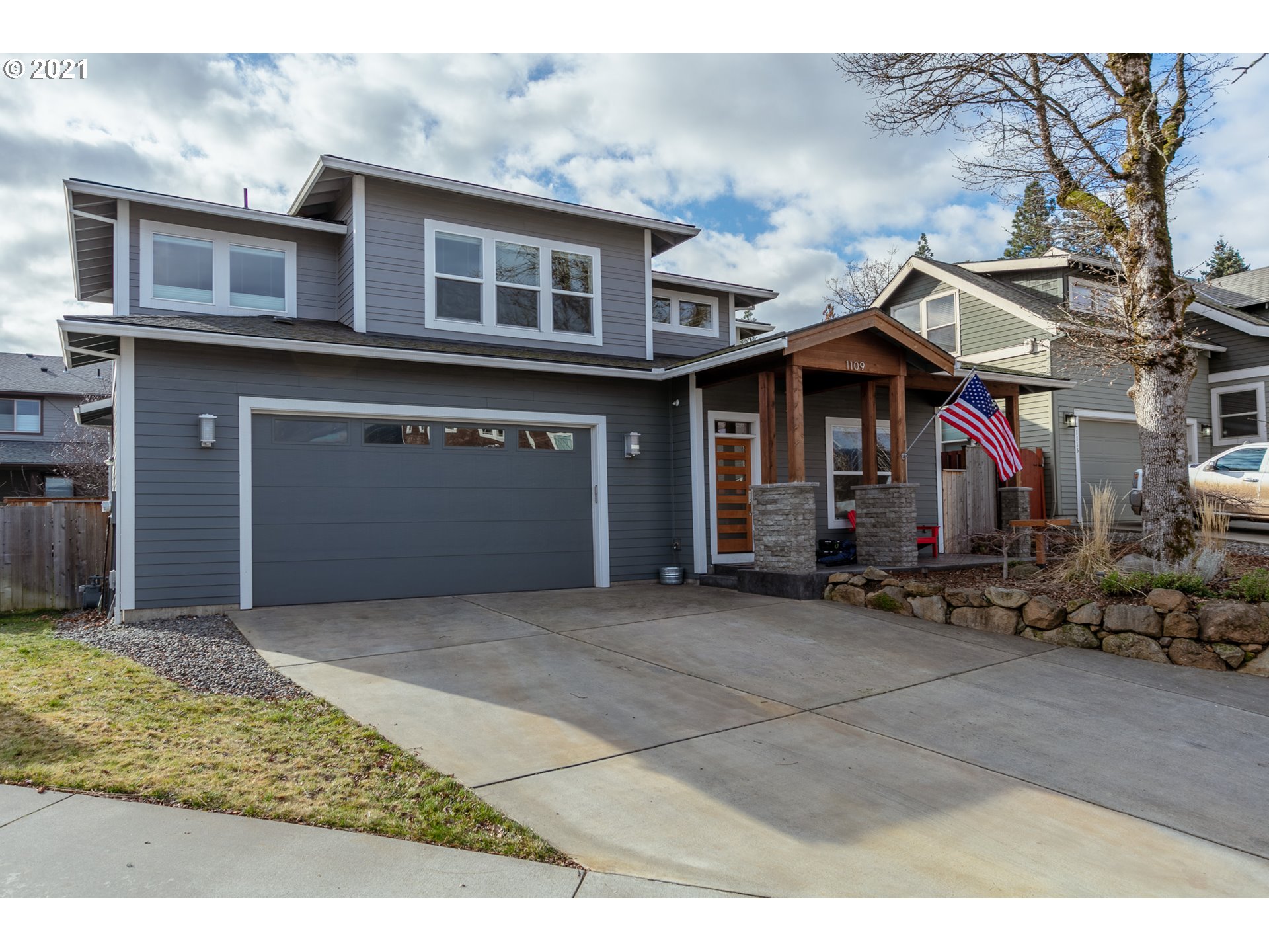 1109 Redtail Loop Hood River, OR 97031 - Photo 1 of 30 Gallery Image 1