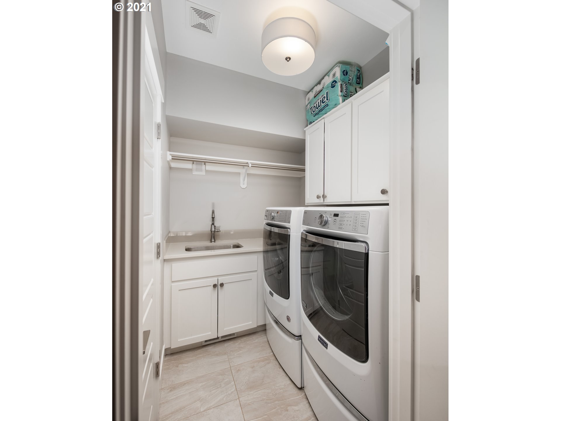 1109 Redtail Loop Hood River, OR 97031 - Photo 12 of 30 Gallery Image 12