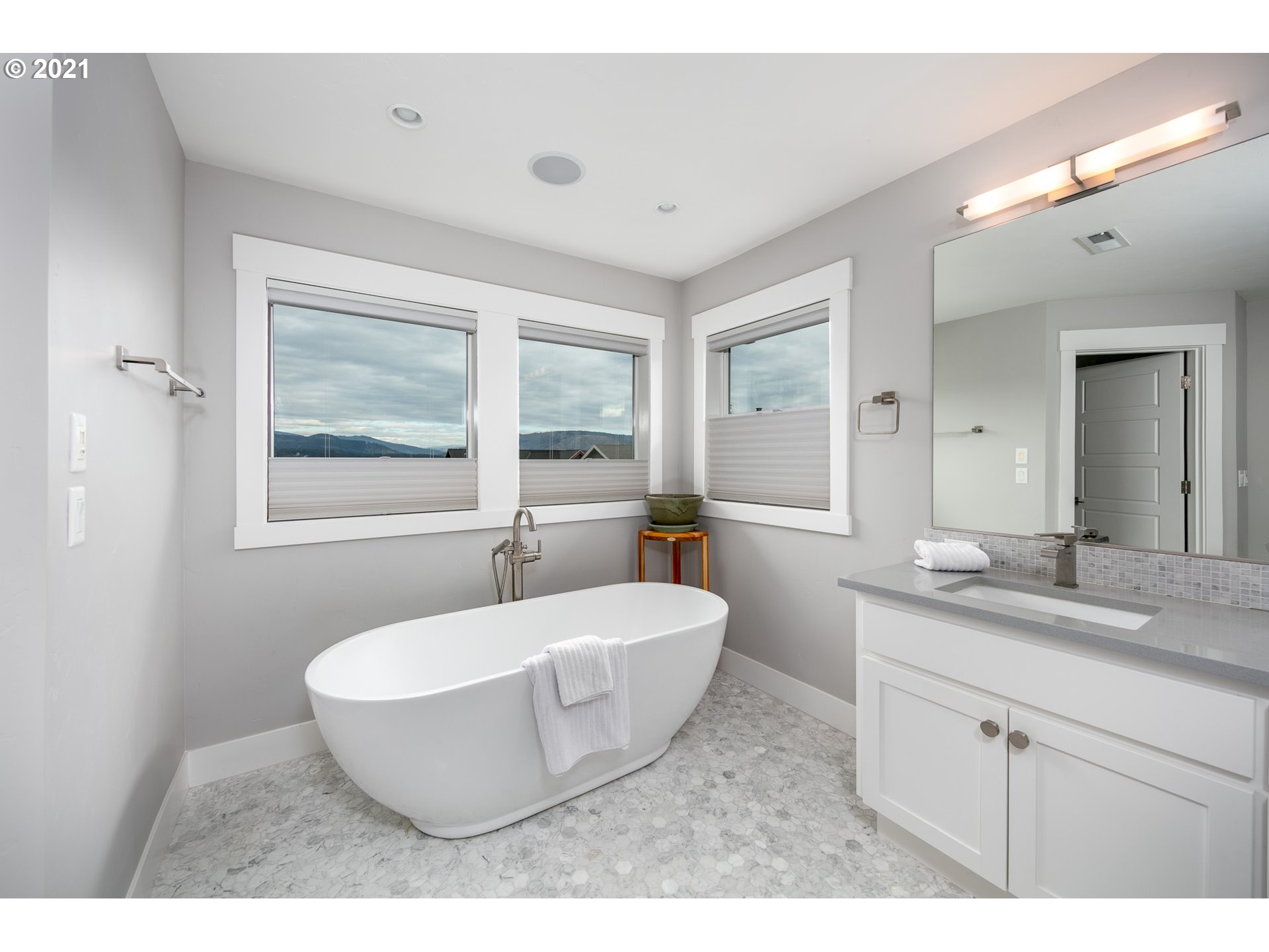 1109 Redtail Loop Hood River, OR 97031 - Photo 15 of 30 Gallery Image 15