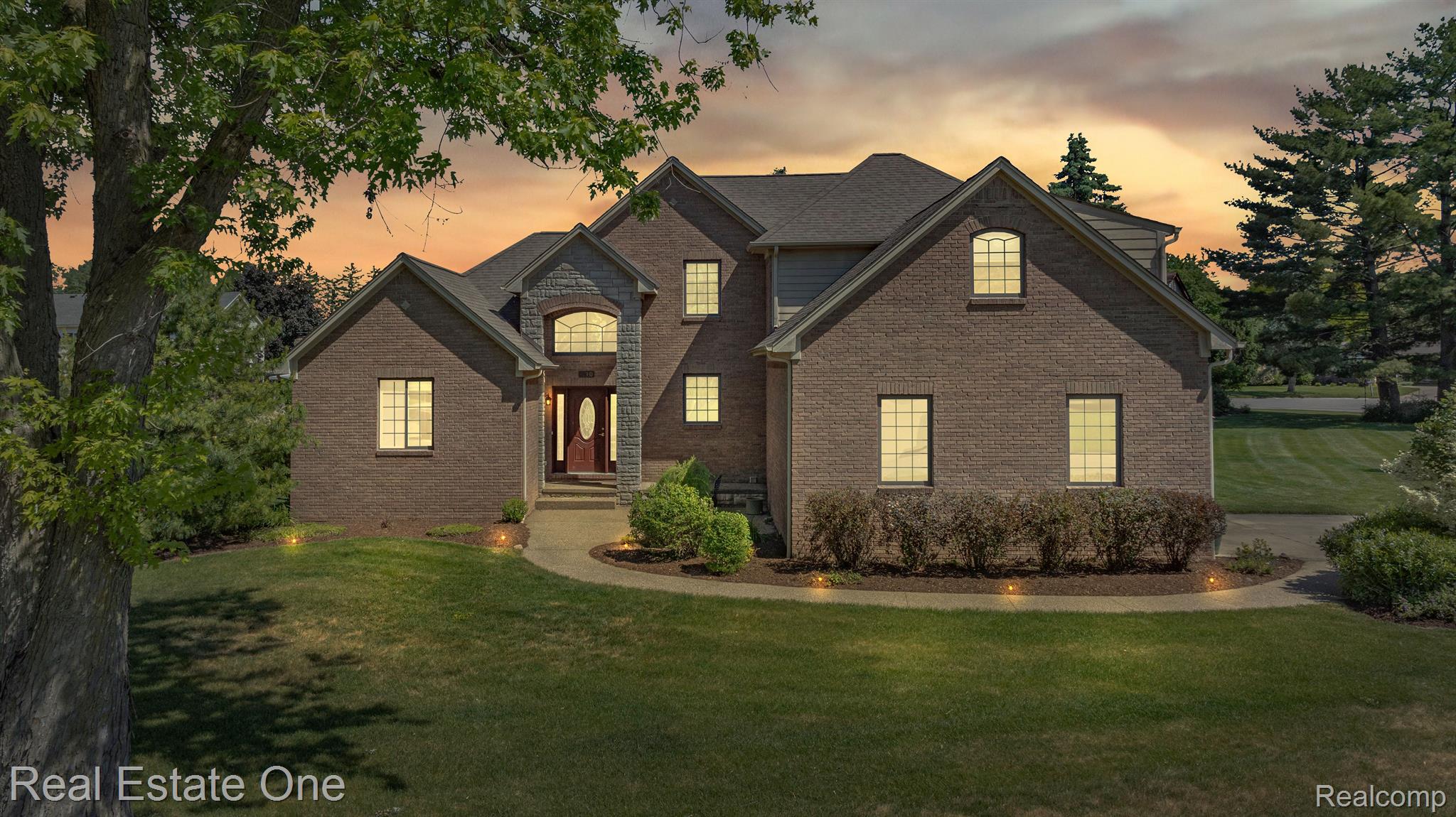 630 Lockmoore Court Rochester, MI 48307 - Photo 1 of 65 Gallery Image 1