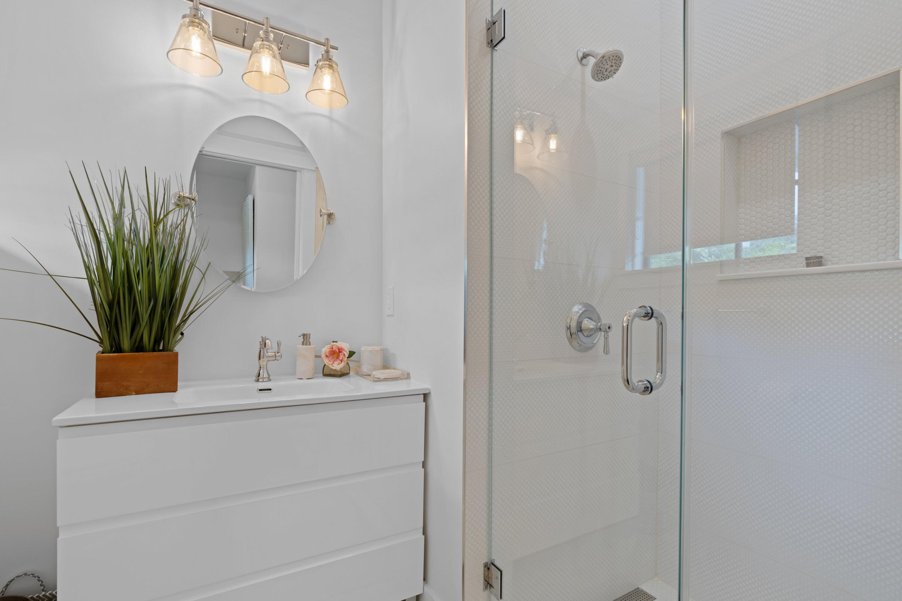 317 Vallette Way West Palm Beach, FL 33401 - Photo 29 of 55 IMG_9909