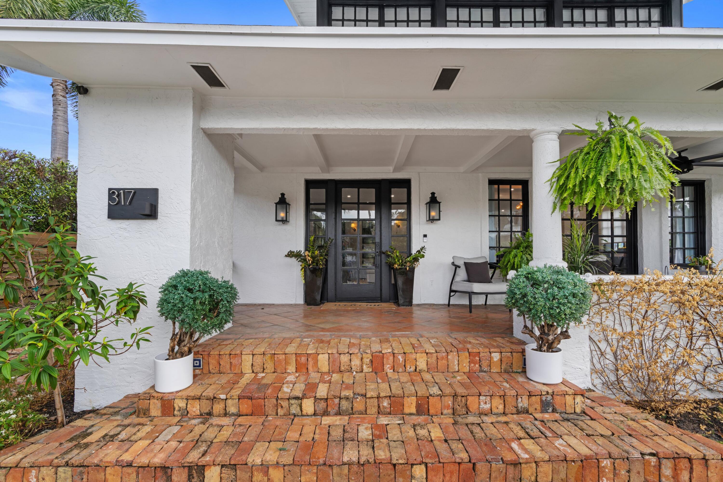 317 Vallette Way West Palm Beach, FL 33401 - Photo 4 of 55 IMG_9878
