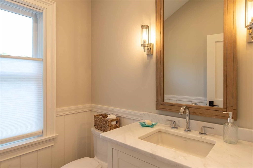 69 Division Road Edgartown, MA 02539 - Photo 15 of 31