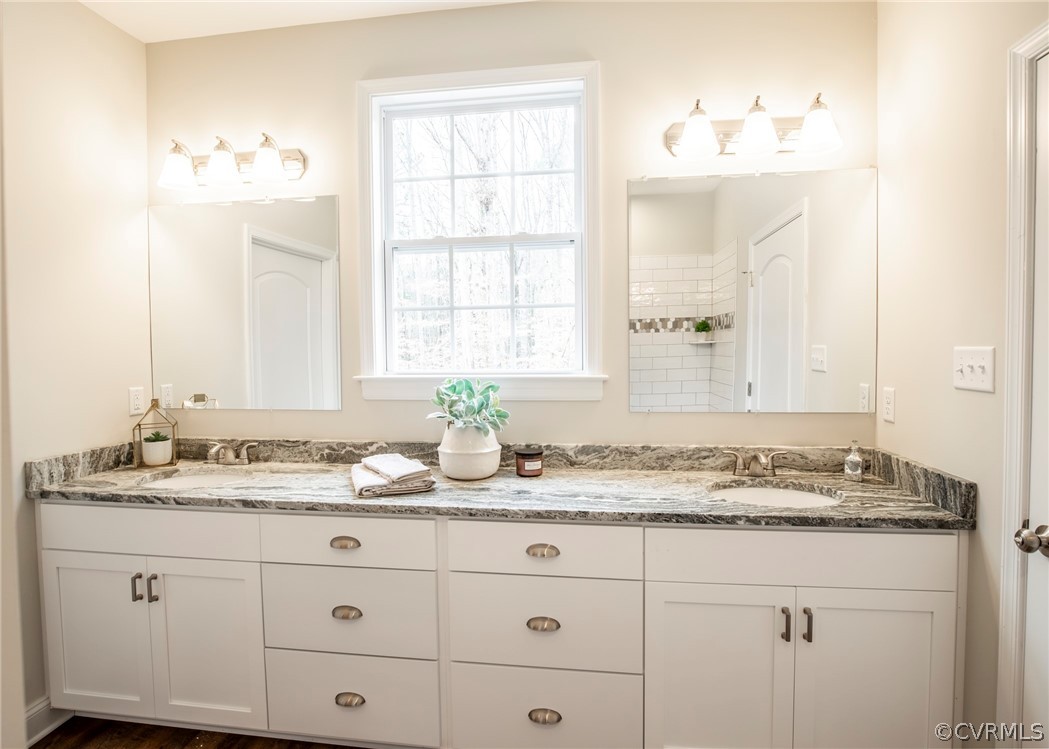 4370 Pierce Road Powhatan, VA 23139 - Photo 22 of 49 CUSTOM CABINETS WITH INCREDIBLE DOUBLE BOWL MASTER