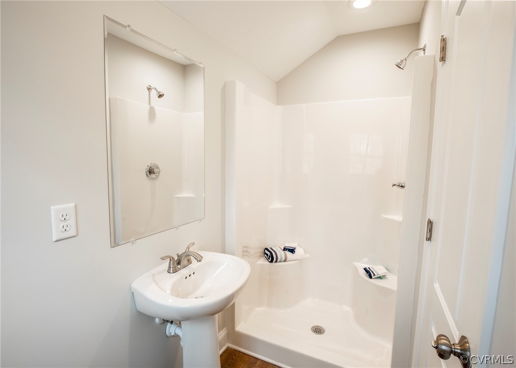 4370 Pierce Road Powhatan, VA 23139 - Photo 31 of 49 FULL BATH ON THE SECOND FLOOR IN BEDROOM 4