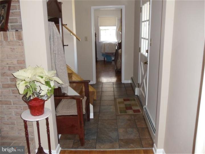 990 Apple Road Quakertown, PA 18951 - Photo 11 of 16 Foyer