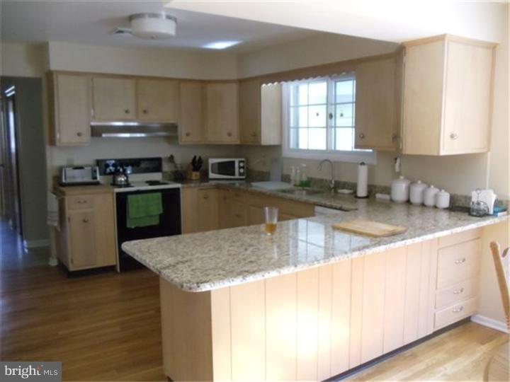 990 Apple Road Quakertown, PA 18951 - Photo 5 of 16 Kitchen
