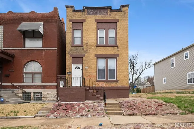 $215,000 | 2908 Michigan Avenue, St. Louis, MO 63118