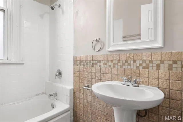 $215,000 | 2908 Michigan Avenue, St. Louis, MO 63118