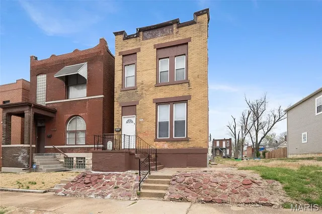 $215,000 | 2908 Michigan Avenue, St. Louis, MO 63118
