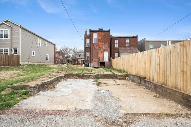 $215,000 | 2908 Michigan Avenue, St. Louis, MO 63118