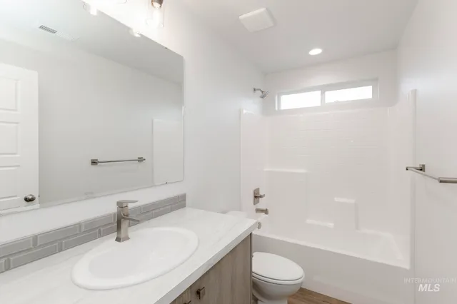 $594,990 | 920 East Perjue Basin Drive, Nampa, ID 83686