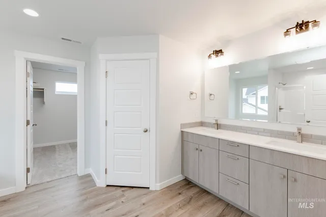 $594,990 | 920 East Perjue Basin Drive, Nampa, ID 83686