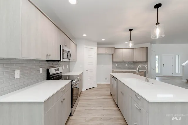 $594,990 | 920 East Perjue Basin Drive, Nampa, ID 83686