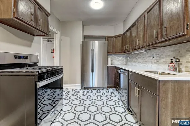 $2,295 | 100 East Palisade Avenue, Unit D34, Englewood, NJ 07631