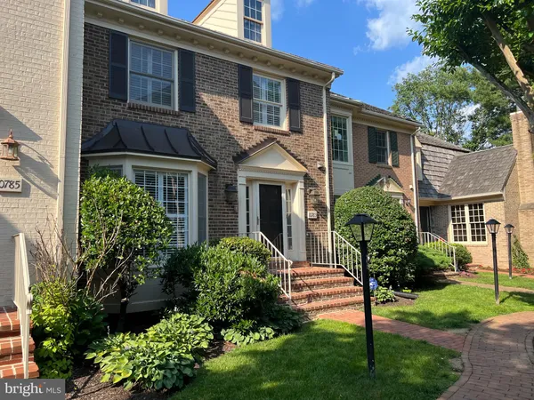$3,850 | 10783 Brewer House Road, Rockville, MD 20852
