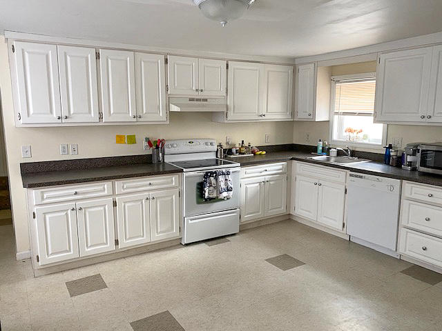 103 Foss Street Biddeford, ME 04005 - Photo 3 of 22 thumbnail_IMG_0258-2