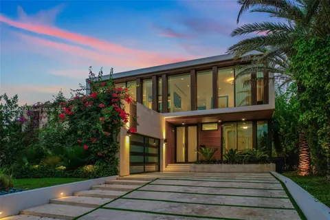 $11,495,000 | 2355 Meridian Avenue, Miami Beach, FL 33140