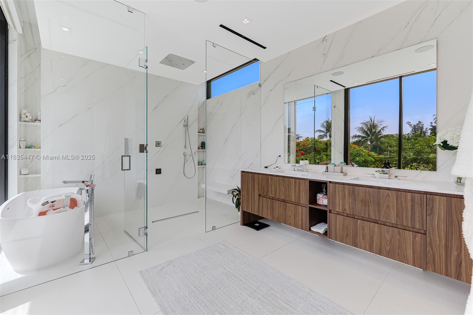 2355 Meridian Avenue Miami Beach, FL 33140 - Photo 13 of 26