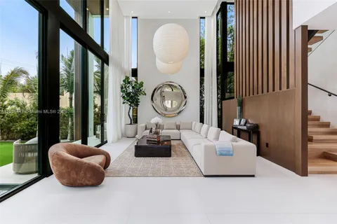 $11,495,000 | 2355 Meridian Avenue, Miami Beach, FL 33140