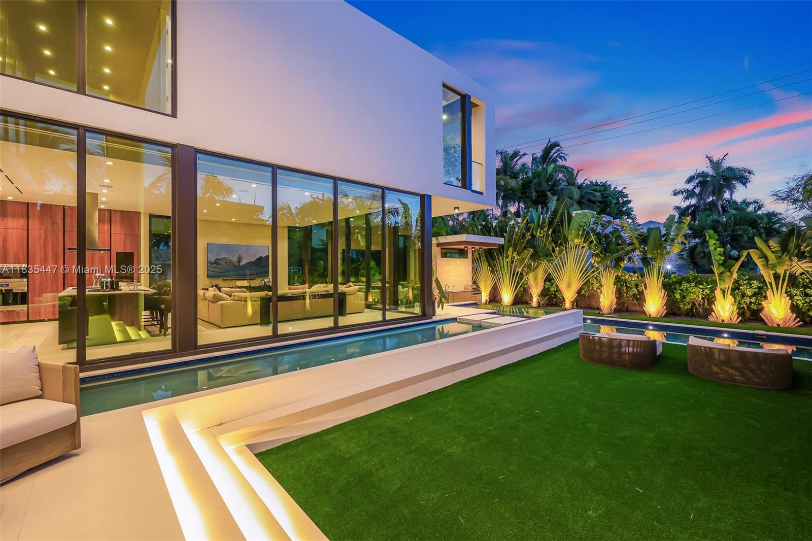 2355 Meridian Avenue Miami Beach, FL 33140 - Photo 23 of 26