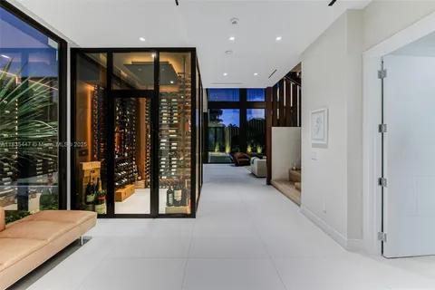 $11,495,000 | 2355 Meridian Avenue, Miami Beach, FL 33140