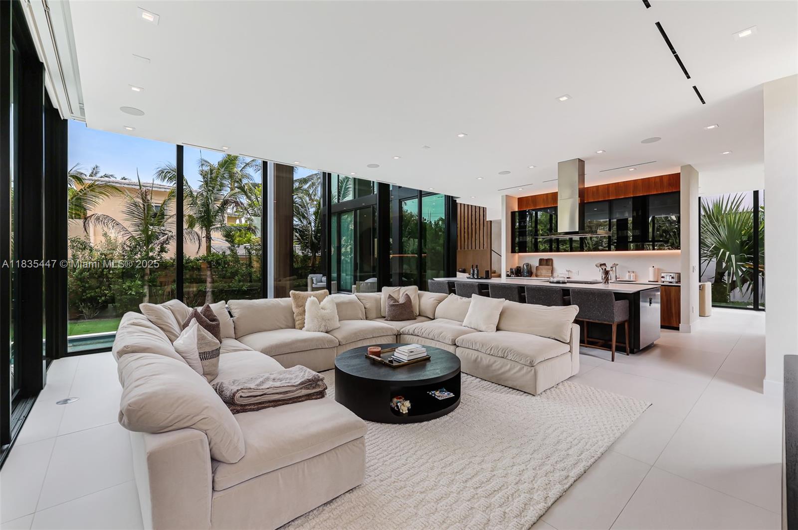 2355 Meridian Avenue Miami Beach, FL 33140 - Photo 6 of 26